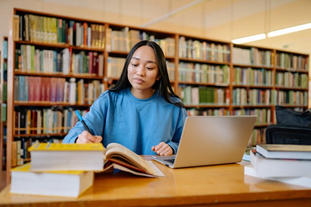 19 Best Scholarships in the USA for International Students