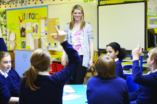 6 Steps to Become a Teacher in United Kingdom