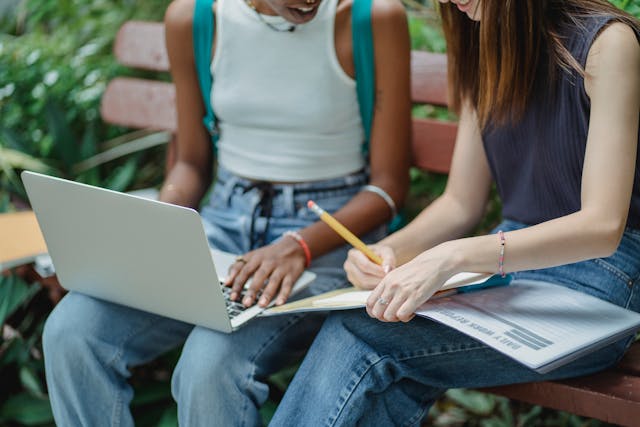 5 Best Universities to Study Creative Writing in New Zealand