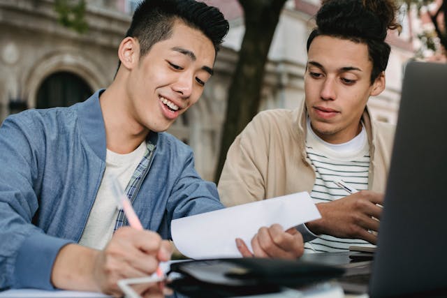 How to Study in Netherlands for Free (3 Money-Saving Tips)
